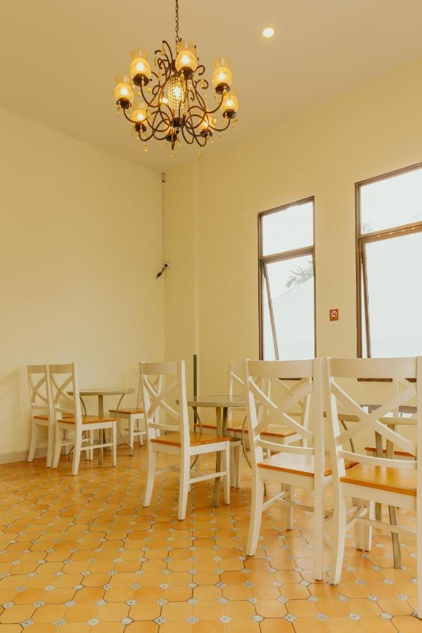 Urbanest Inn House Slipi Jakarta Ngoại thất bức ảnh