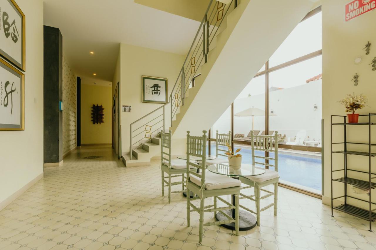 Urbanest Inn House Slipi Jakarta Ngoại thất bức ảnh