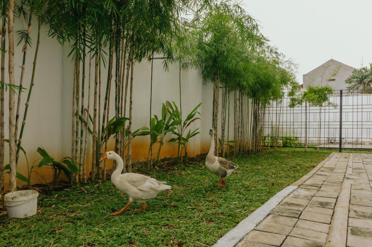 Urbanest Inn House Slipi Jakarta Ngoại thất bức ảnh