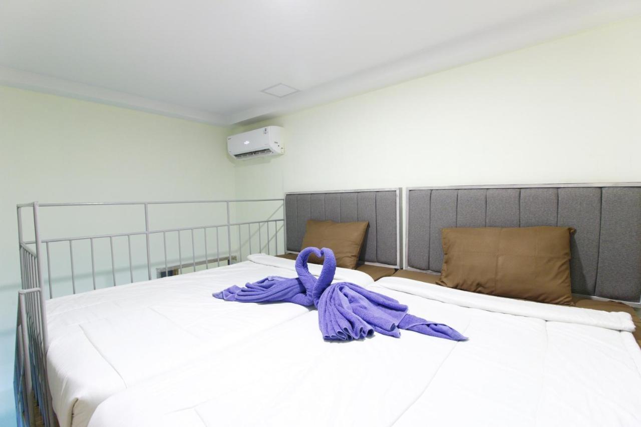 Urbanest Inn House Slipi Jakarta Phòng bức ảnh