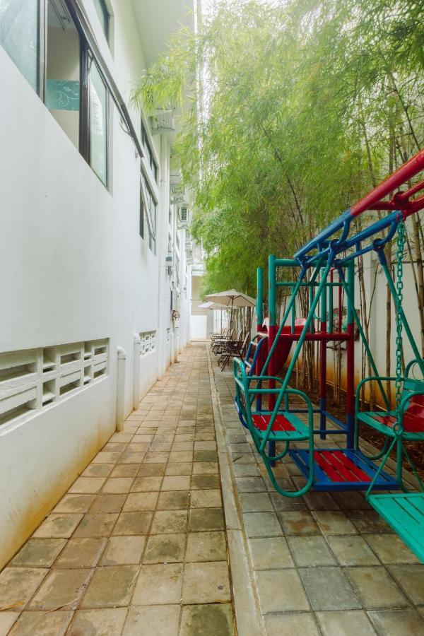 Urbanest Inn House Slipi Jakarta Ngoại thất bức ảnh