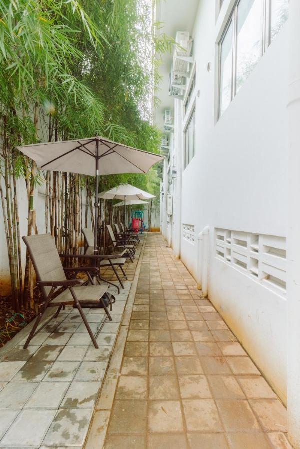 Urbanest Inn House Slipi Jakarta Ngoại thất bức ảnh