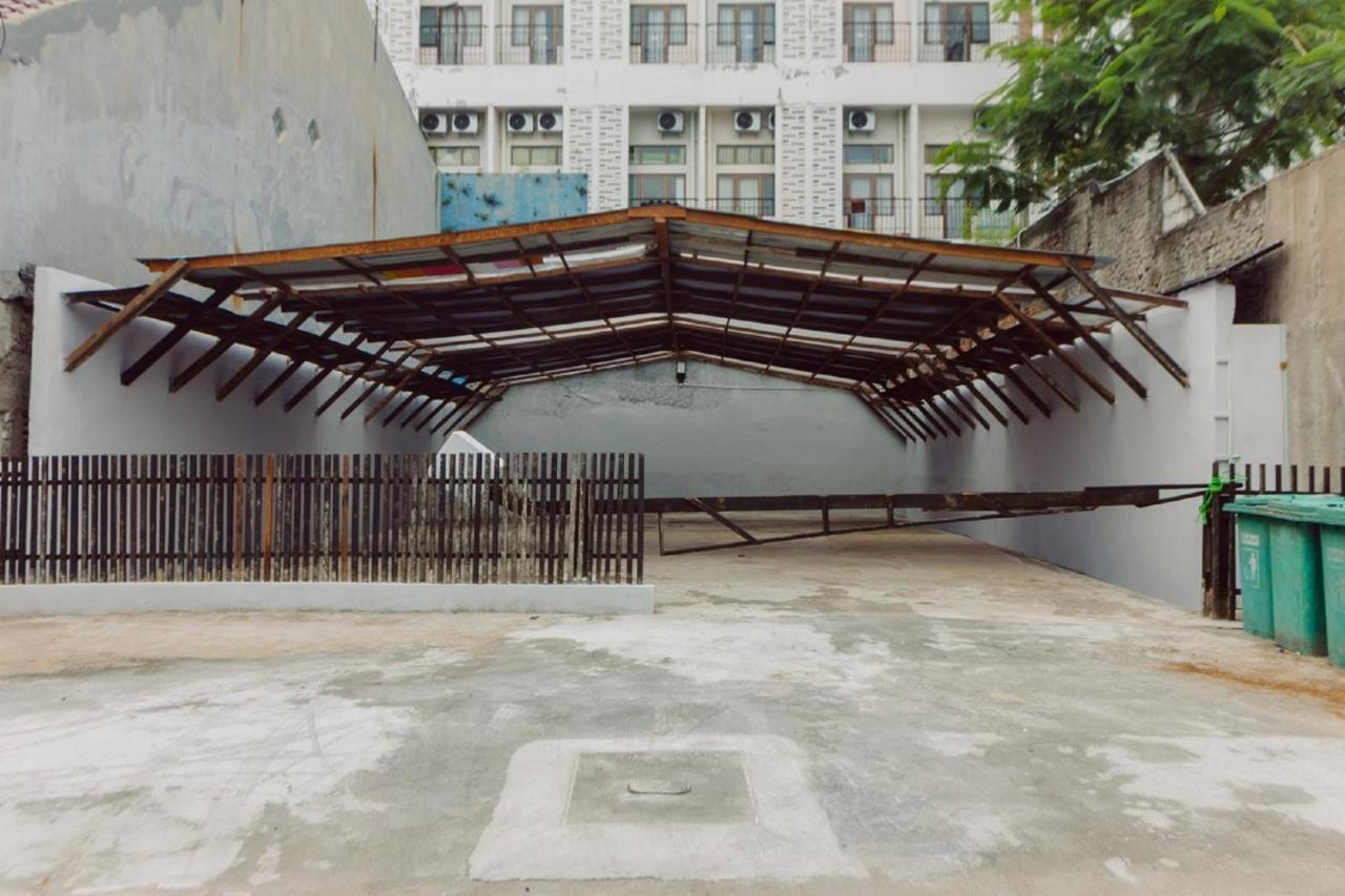 Urbanest Inn House Slipi Jakarta Ngoại thất bức ảnh