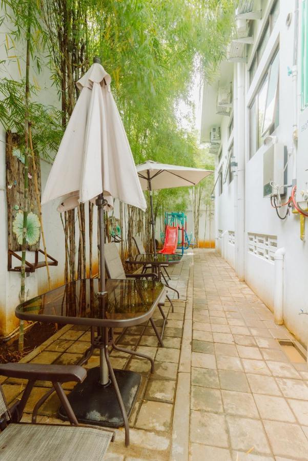 Urbanest Inn House Slipi Jakarta Ngoại thất bức ảnh