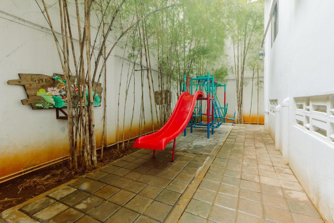 Urbanest Inn House Slipi Jakarta Ngoại thất bức ảnh